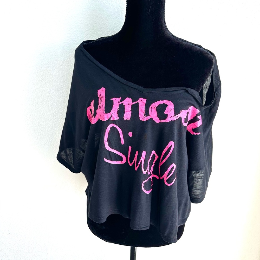 WETSEAL GRAPHIC TEE